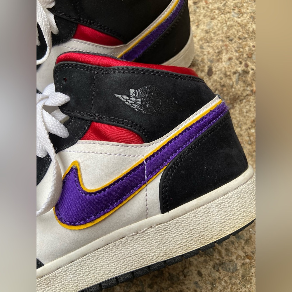 - Air Jordan 1 Mid SE Rivals Multi-Color - Picture 14 of 16